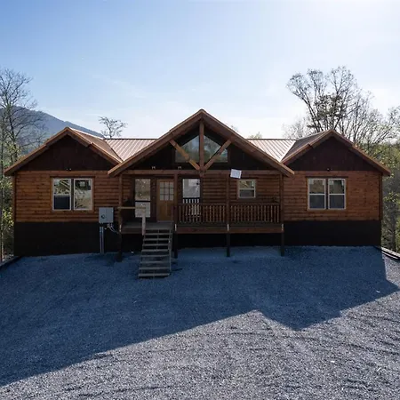 Grace Woods Retreat With Indoor Pool Sleeps 22 Villa